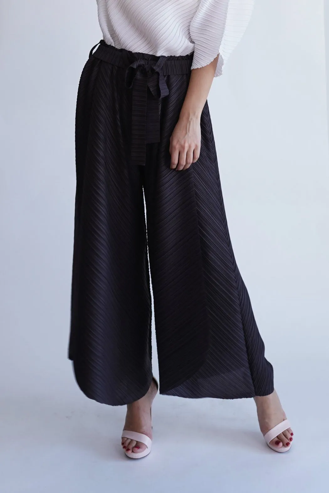 Palmira Double-Layered Genie Pleated Pants