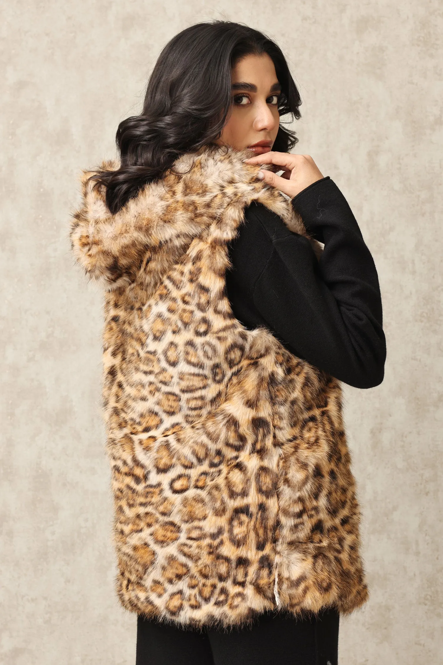 PLUSH FAUX FUR VEST WITH LAYERED DETAILING-brown