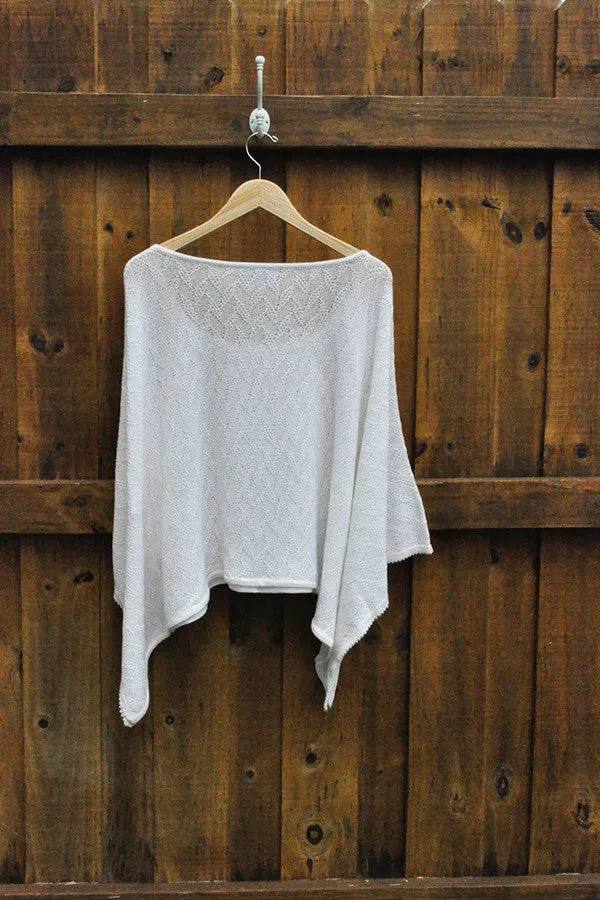 Waves Poncho in White